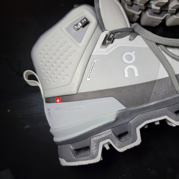 On Running Cloudrock 2 Waterproof Hiking Boots Grey Womens 6.5 EUC - Picture 8 of 10